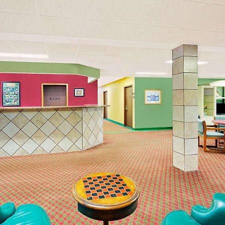 Super 8 By Wyndham Sturgeon Bay Hotell Eksteriør bilde