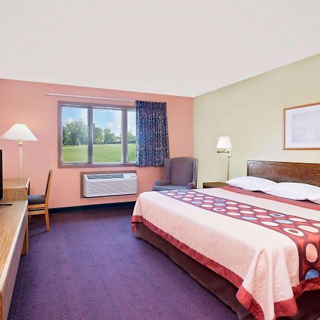 Super 8 By Wyndham Sturgeon Bay Hotell Eksteriør bilde
